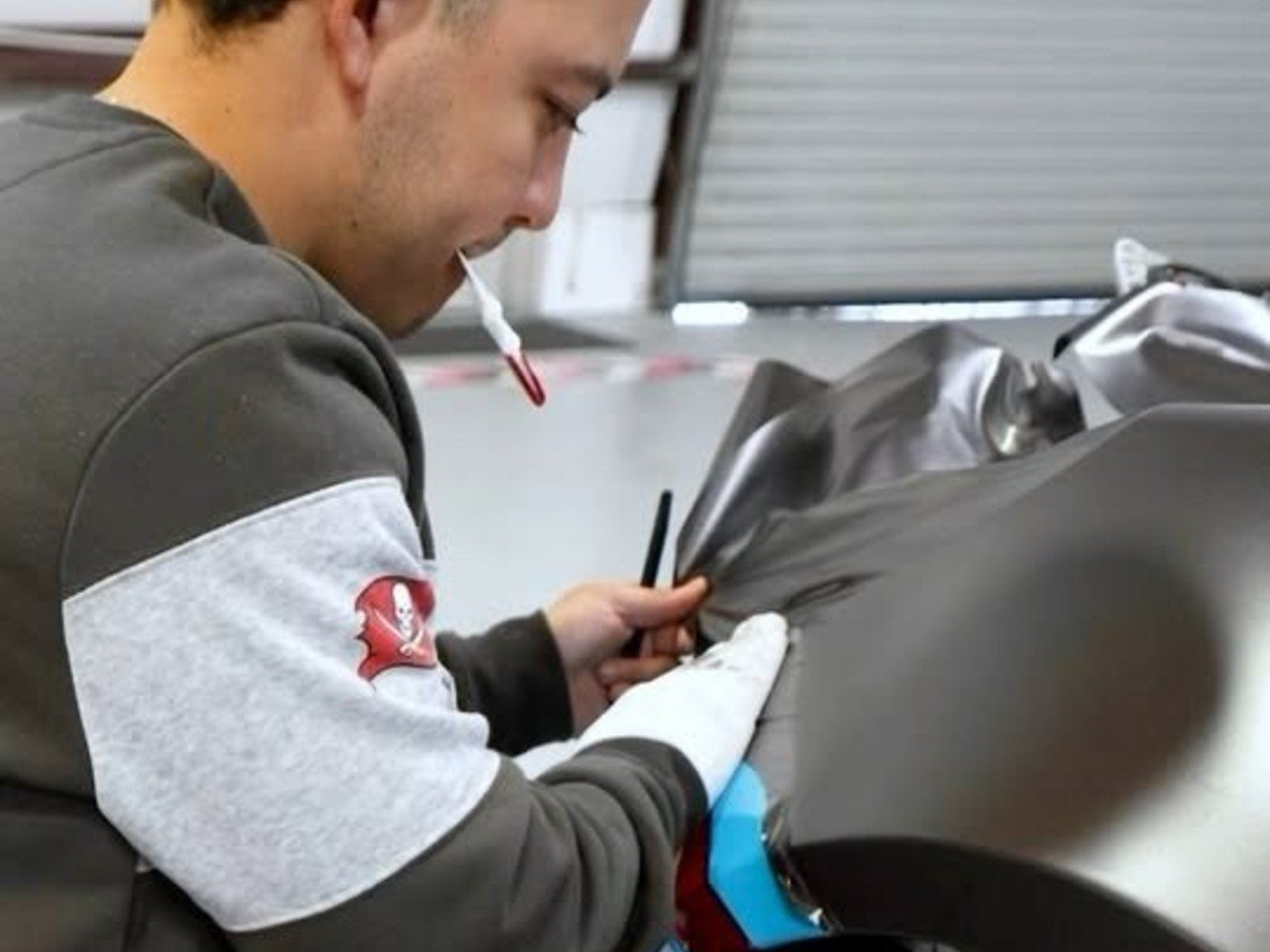 Unveiling pure elegance and power – wrapping up this McLaren in style! Ready to hit the roads with a touch of sophistication.